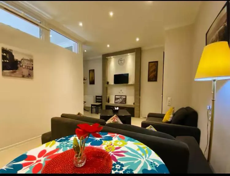 Apartment In The Green Zone Near Park Mziuri ティビリシ 0*,  グルジア