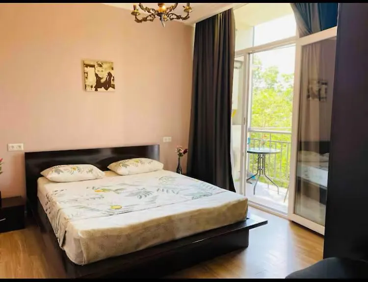 Apartment In The Green Zone Near Park Mziuri ティビリシ グルジア